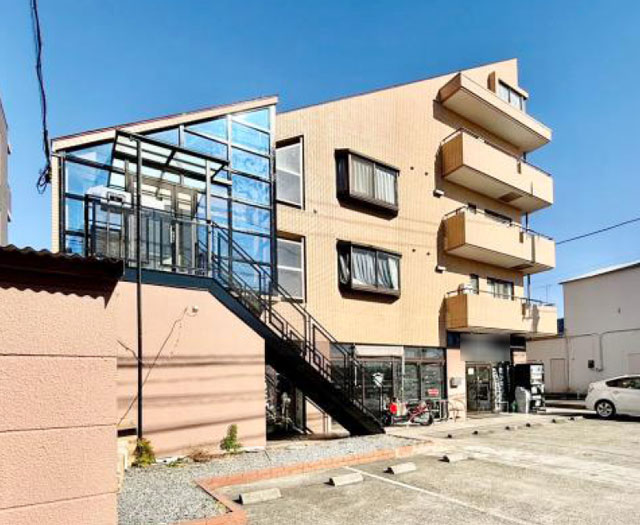 一棟マンション 33,500万円 利回り 8.21%
